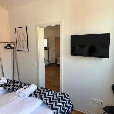 Stylisches Apartment Mit Grossem Tageslichbad Am Marktplatz Leonberg Kültér fotó