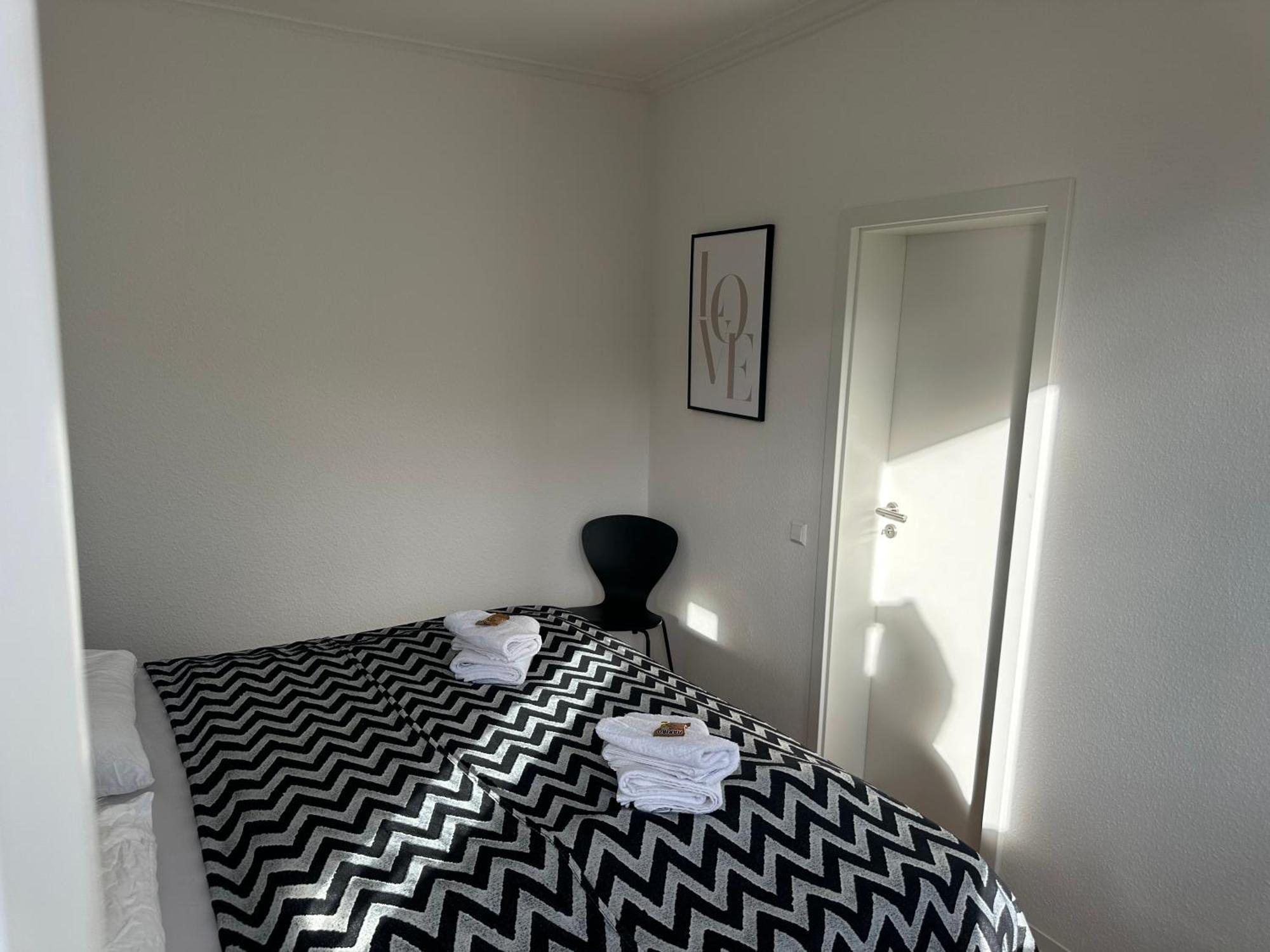 Stylisches Apartment Mit Grossem Tageslichbad Am Marktplatz Leonberg Kültér fotó
