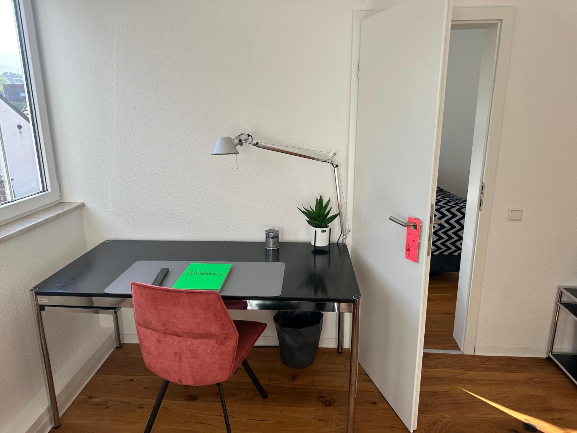 Stylisches Apartment Mit Grossem Tageslichbad Am Marktplatz Leonberg Kültér fotó