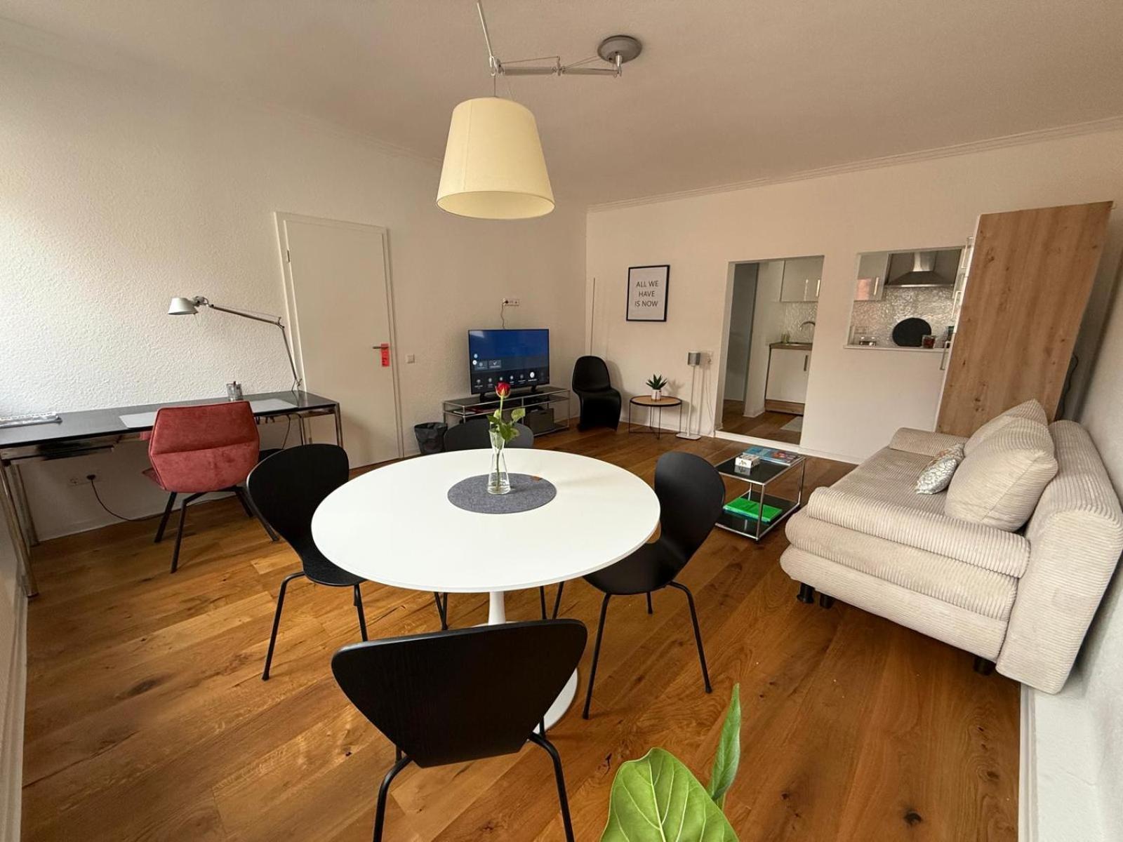 Stylisches Apartment Mit Grossem Tageslichbad Am Marktplatz Leonberg Kültér fotó